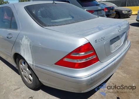 2001 Mercedes-Benz S 500 z USA, uszkodzony, nr VIN WDBNG75J01A212600